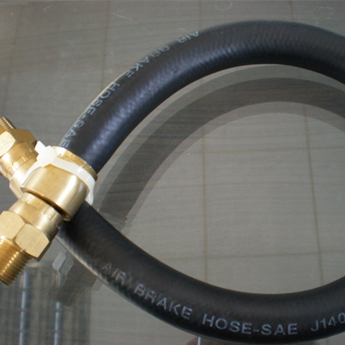 汽油管老化與滲漏問題的探討